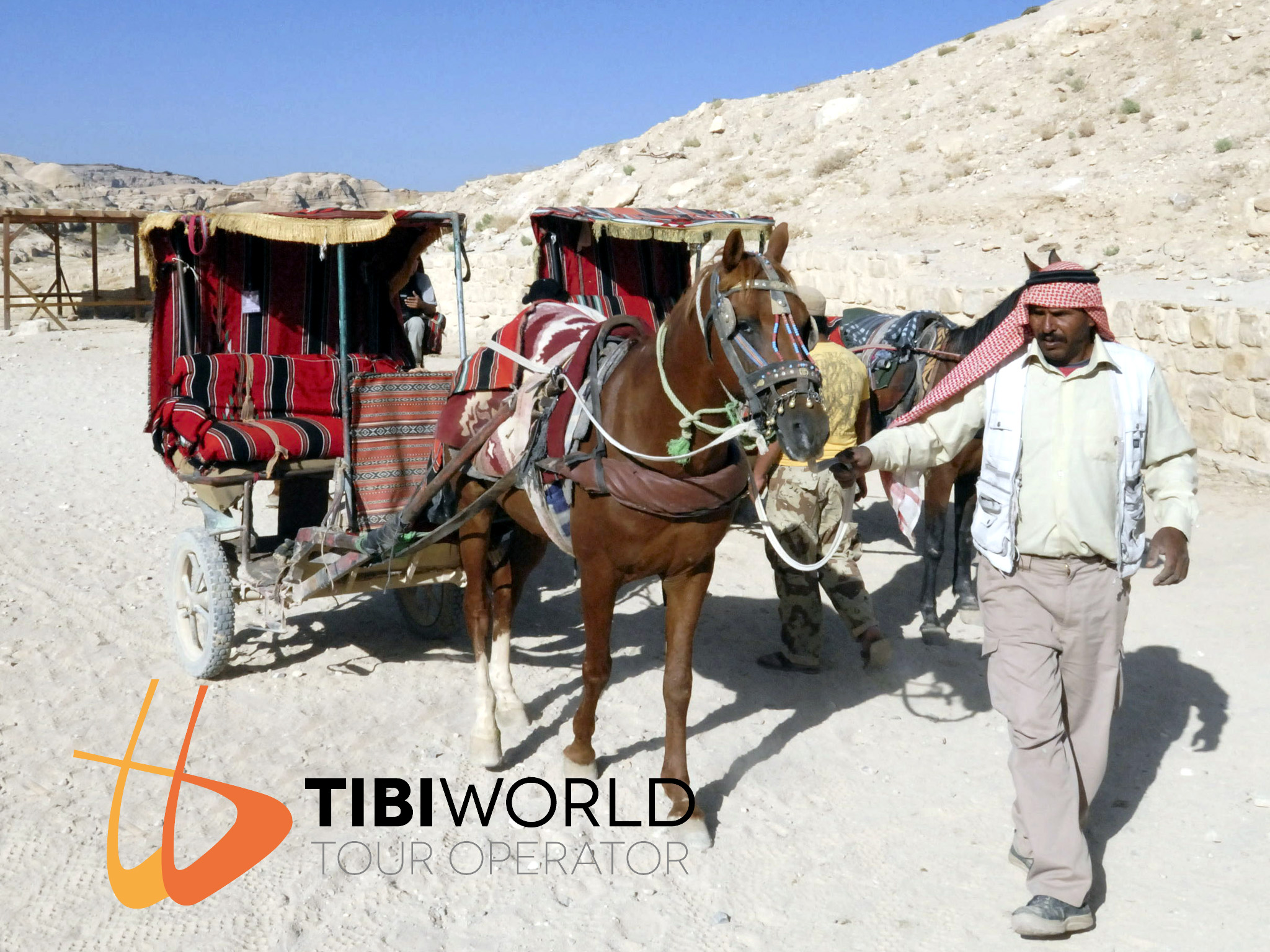 Petra - una parte del percorso si può fare con le carrozze locali