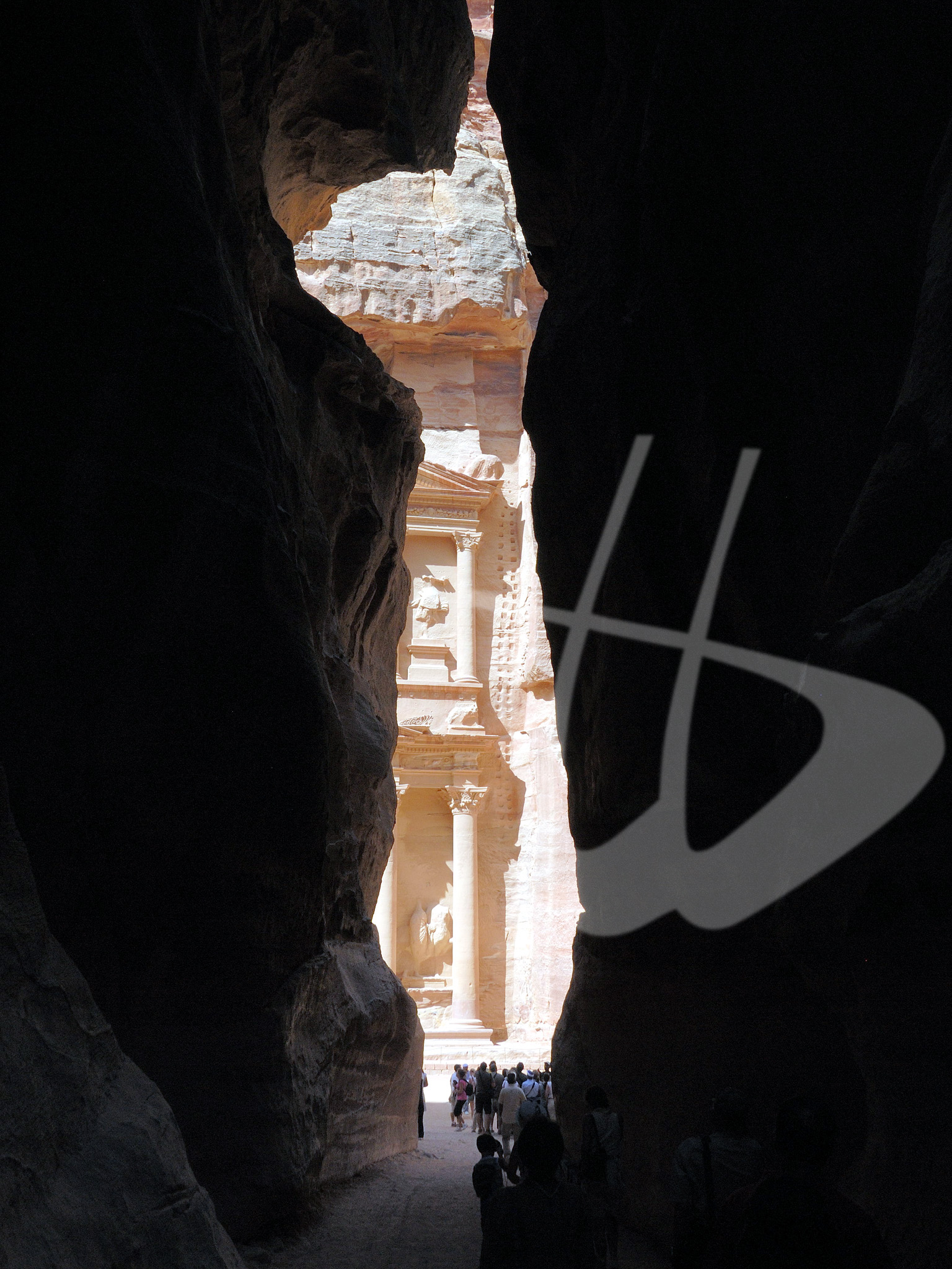 Petra - La scoperta della facciata del Tesoro Ã¨ un'esperienza emozionante ed indimenticabile