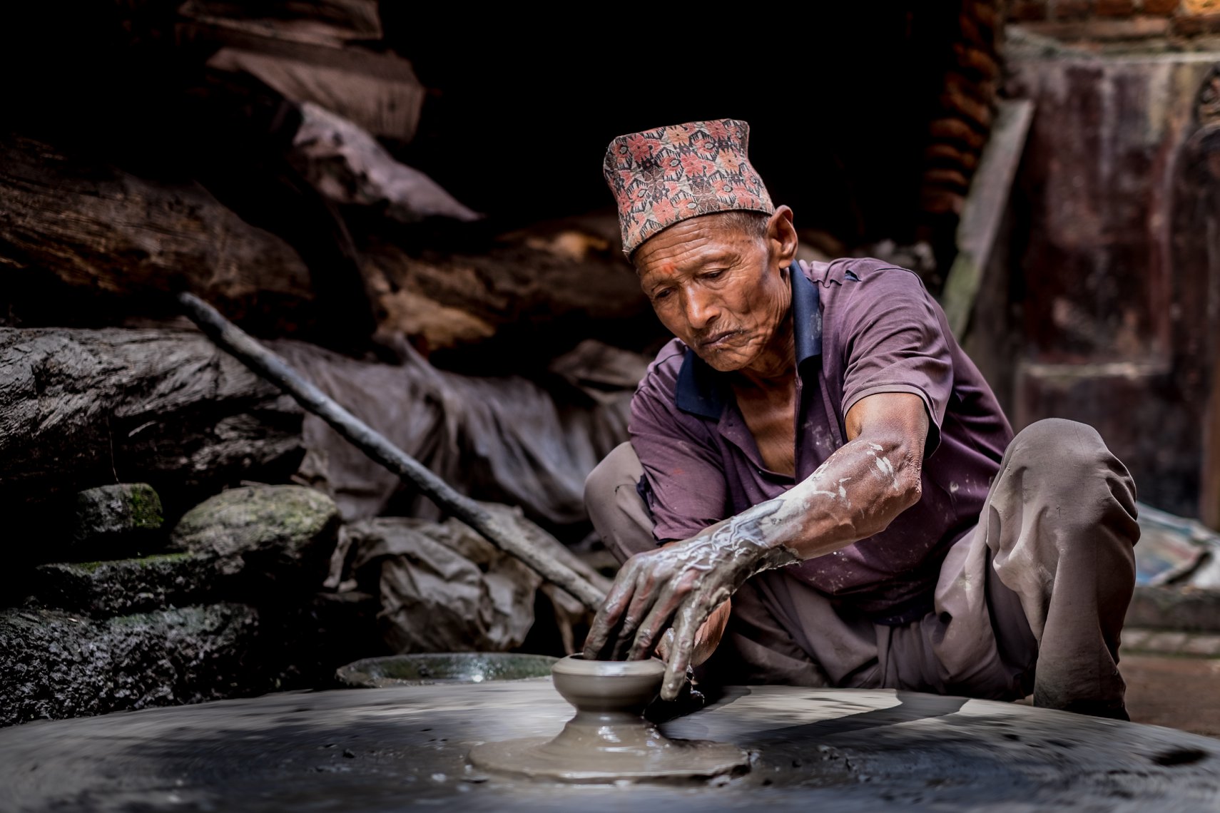 Vasaio a Kathmandu (foto di Roberto Gabriele VIAGGIO FOTOGRAFICO)