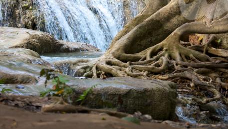 Laos un paese molto ricco di acqua