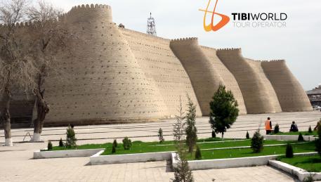 Bukhara - le possenti mura difensive dell'antica città 