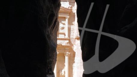Petra - La scoperta della facciata del Tesoro è un'esperienza emozionante ed indimenticabile