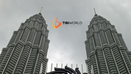 Kuala Lumpur - Le Torri Petronas sono sede anche di un centro commerciale di firme di alta moda