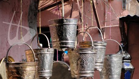 Interessanti oggetti di artigianato sono reperibili nella maggior parte delle città marocchine