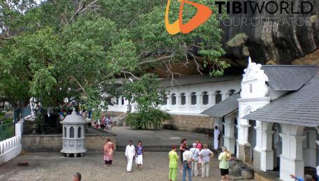 Dambulla - l'ingresso alle incantevoli grotte